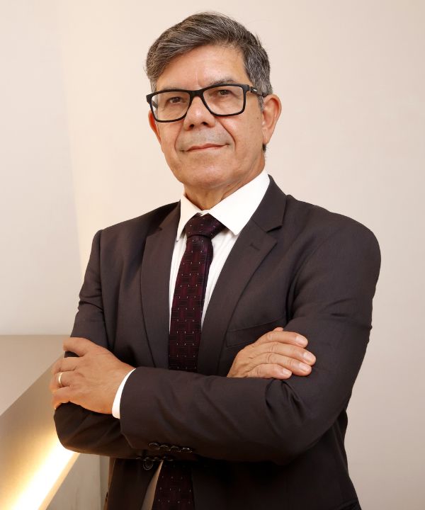Dr. Simião Avelar — Advogado em Maringá-PR